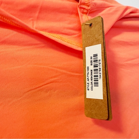 Skims Long Sleeve Tee - NWT - Picture 2 of 4